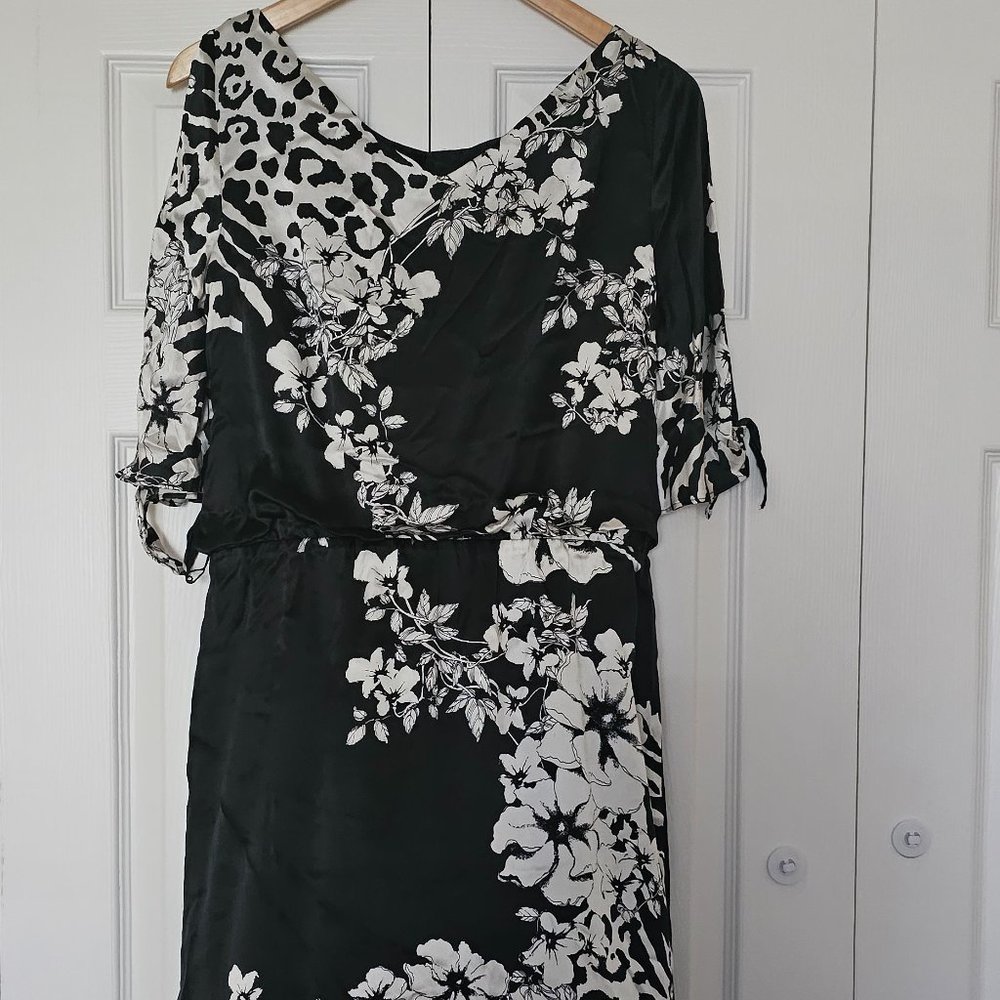 WHBM Open Sleeve Size M